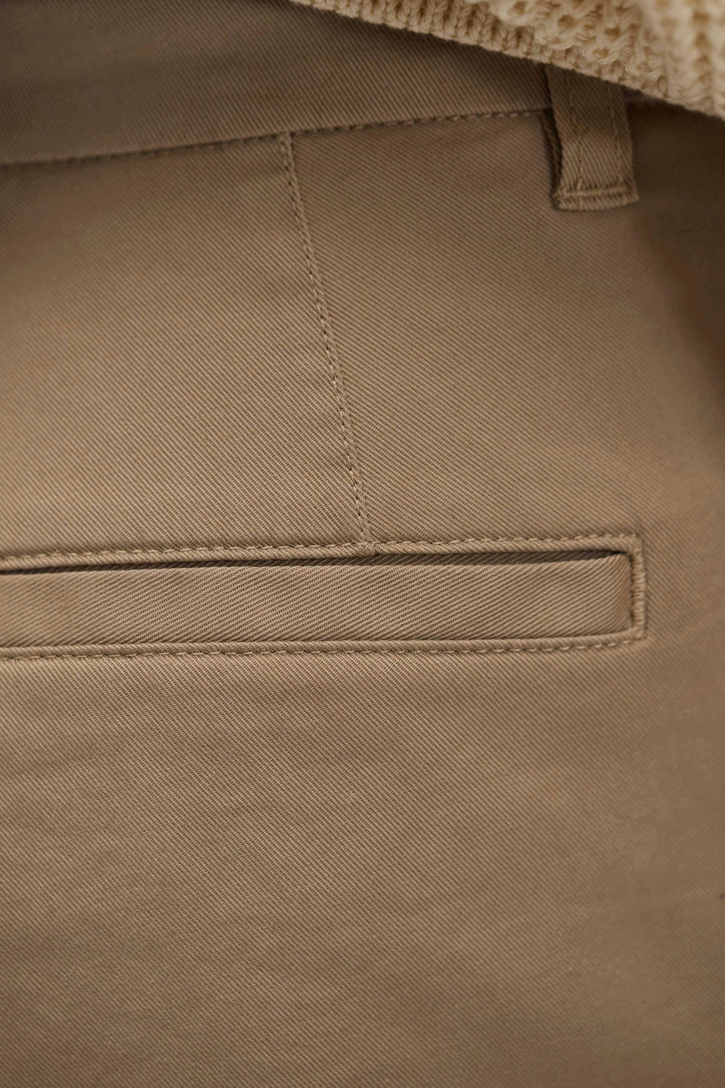 Hestur Relaxed Twill Pleated Trouser - Image 5