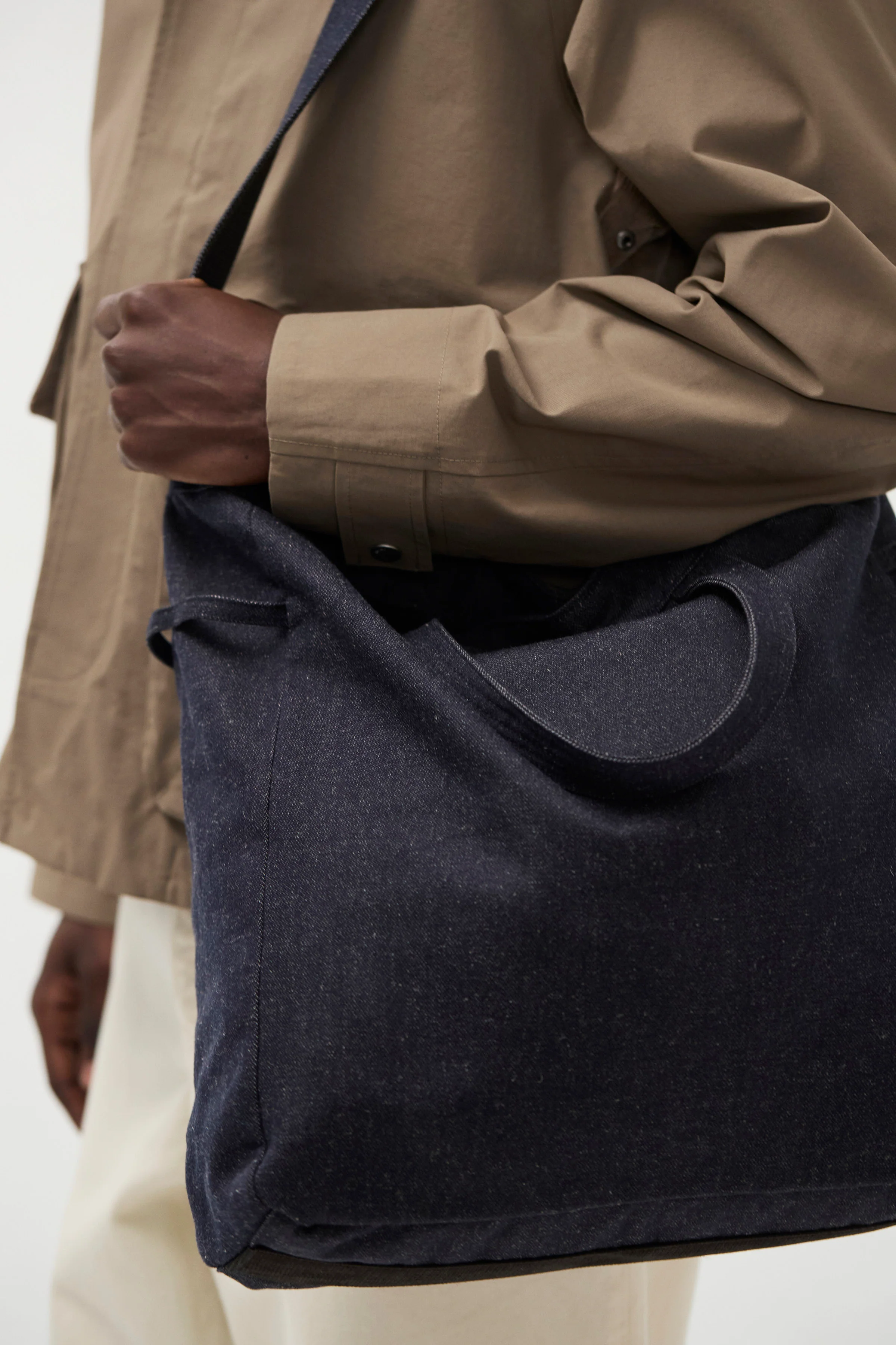 Pligt Broken Twill Cotton Linen Denim Tote - Image 4