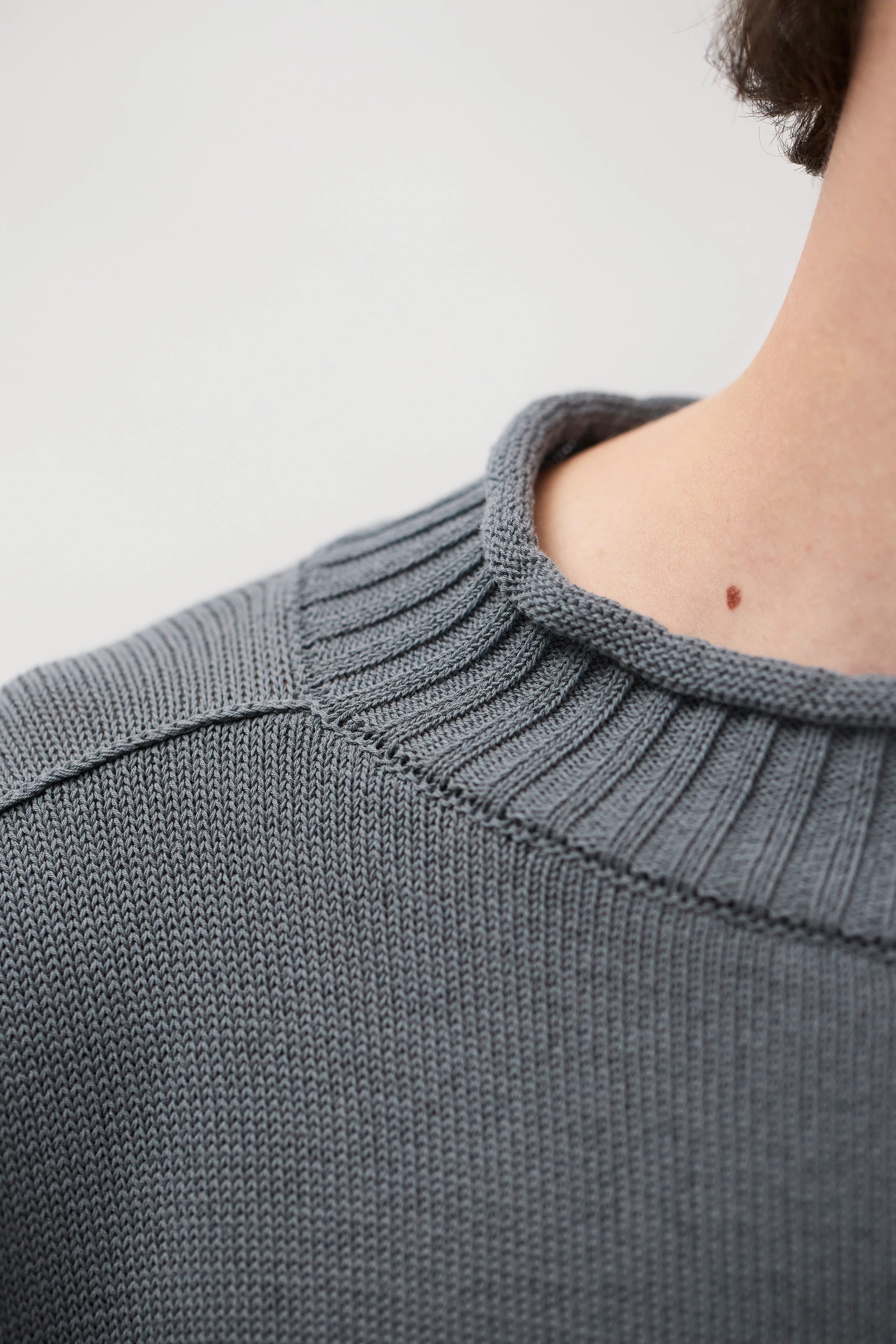 Sagvatnet Roll Neck Sweater - Image 3